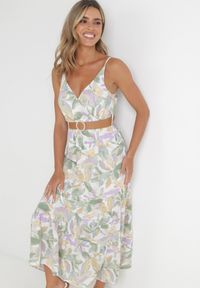 Born2be - Biało-Zielona Sukienka z Paskiem Barrett. Kolor: zielony. Długość rękawa: na ramiączkach. Wzór: gładki. Sezon: lato. Typ sukienki: kopertowe. Styl: elegancki. Długość: maxi #6