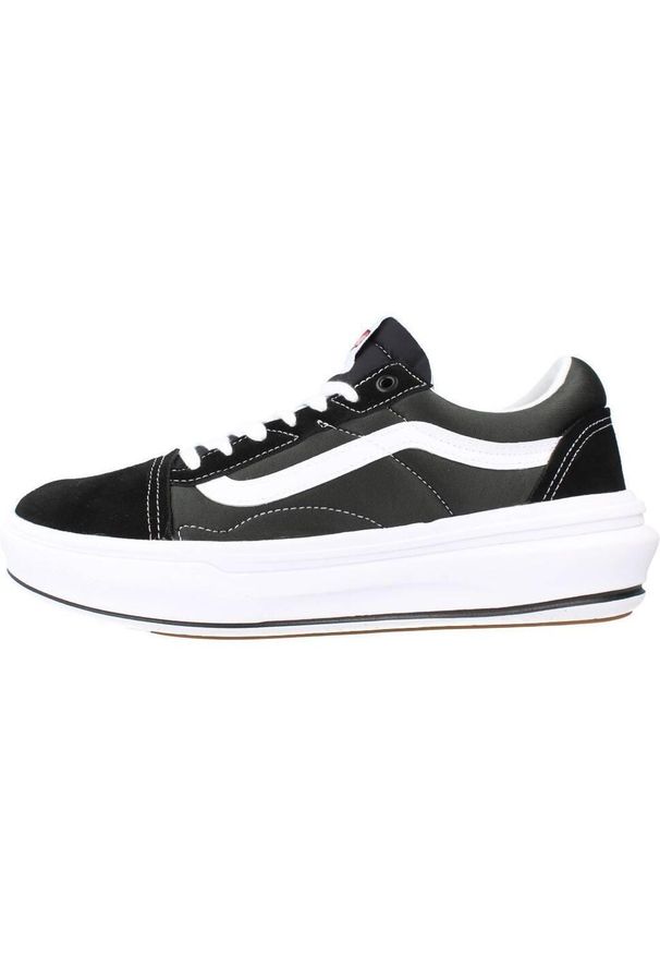 Buty do chodzenia męskie Vans Old Skool Overt. Kolor: czarny. Materiał: syntetyk, materiał, skóra, tkanina. Szerokość cholewki: normalna. Model: Vans Old Skool. Sport: turystyka piesza