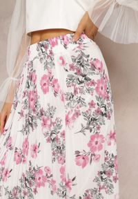 Renee - Biała Spódnica Ozdobiona Plisami z Gumką w Pasie i Elastyczną Podszewką Vislo. Kolor: biały. Wzór: aplikacja. Sezon: lato. Styl: boho #3