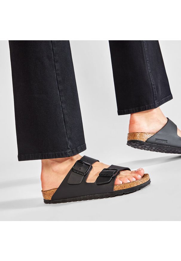 Klapki Birkenstock. Kolor: czarny