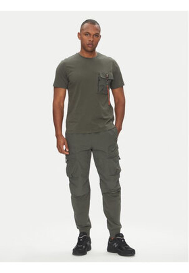Parajumpers Joggery Osage 25SMPMPARE04 Zielony Regular Fit. Kolor: zielony. Materiał: syntetyk