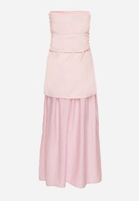 Born2be - Różowa Koktajlowa Sukienka Typu Bandeau z Marszczeniem Izelessa. Okazja: na imprezę. Kolor: różowy. Styl: wizytowy