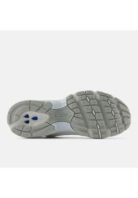 New Balance 530 U530CSD Sneakersy unisex. Okazja: na co dzień. Kolor: kremowy. Materiał: guma, syntetyk, skóra. Szerokość cholewki: normalna. Sezon: lato