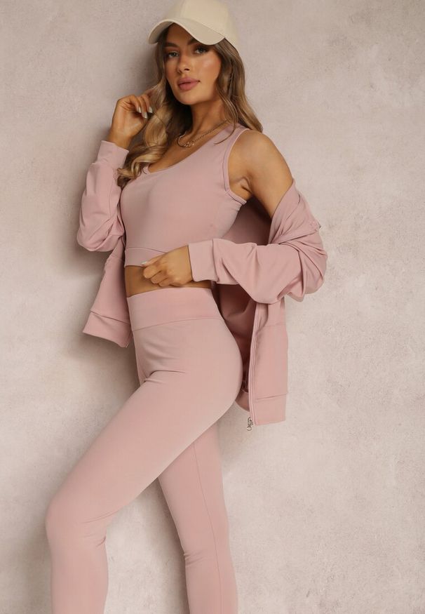 Renee - Jasnoróżowy Komplet Dresowy 3-częściowy z Legginsami Bluzą i Topem Heri. Kolekcja: plus size. Kolor: różowy. Materiał: dresówka. Sport: fitness