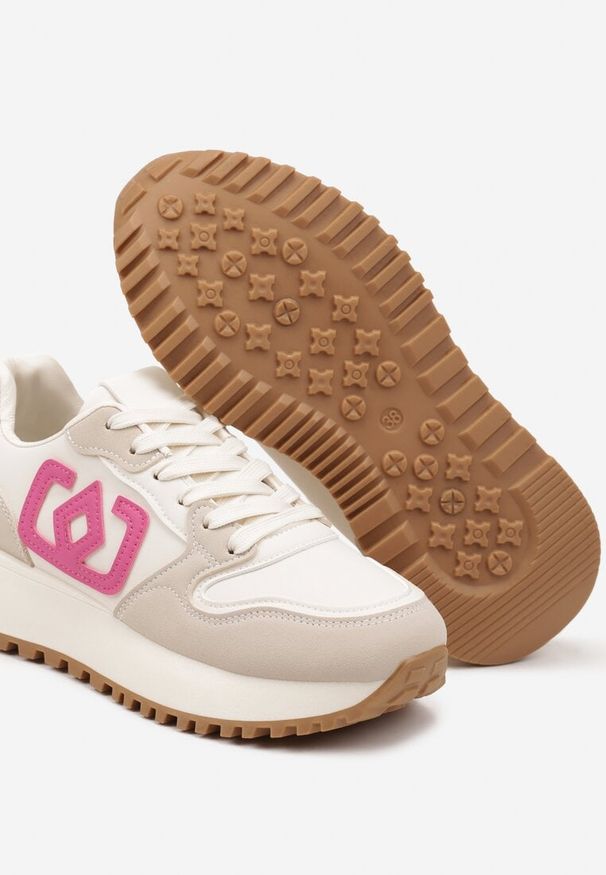 Born2be - Beżowo-Różowe Sneakersy na Grubej Podeszwie z Ozdobną Aplikacją Alivrella. Okazja: na co dzień. Nosek buta: okrągły. Kolor: beżowy. Materiał: jeans. Wzór: aplikacja