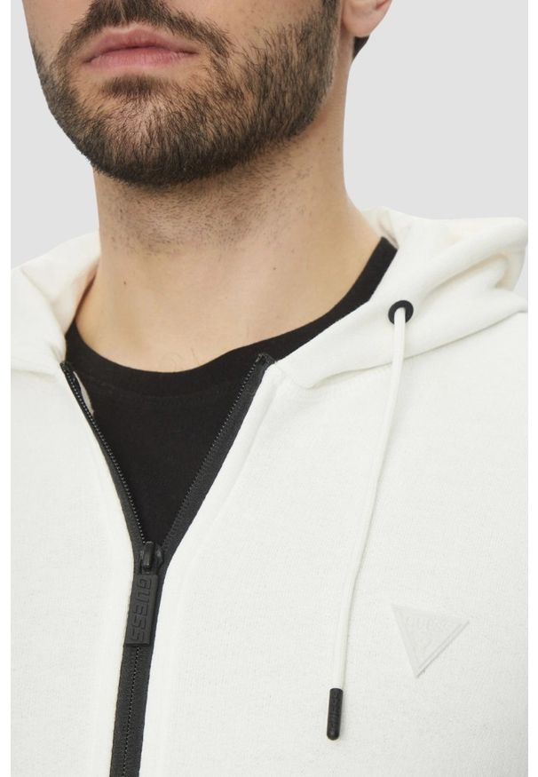 Guess - GUESS Biała męska bluza Aldwin, Rozmiar XXL. Kolor: biały. Materiał: bawełna, poliester. Długość rękawa: długi rękaw. Długość: długie. Sezon: jesień, zima