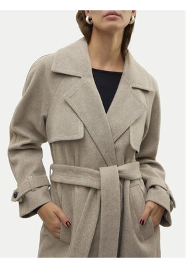 Vero Moda Płaszcz przejściowy Pop Miley 10319995 Beżowy Regular Fit. Kolor: beżowy. Materiał: syntetyk