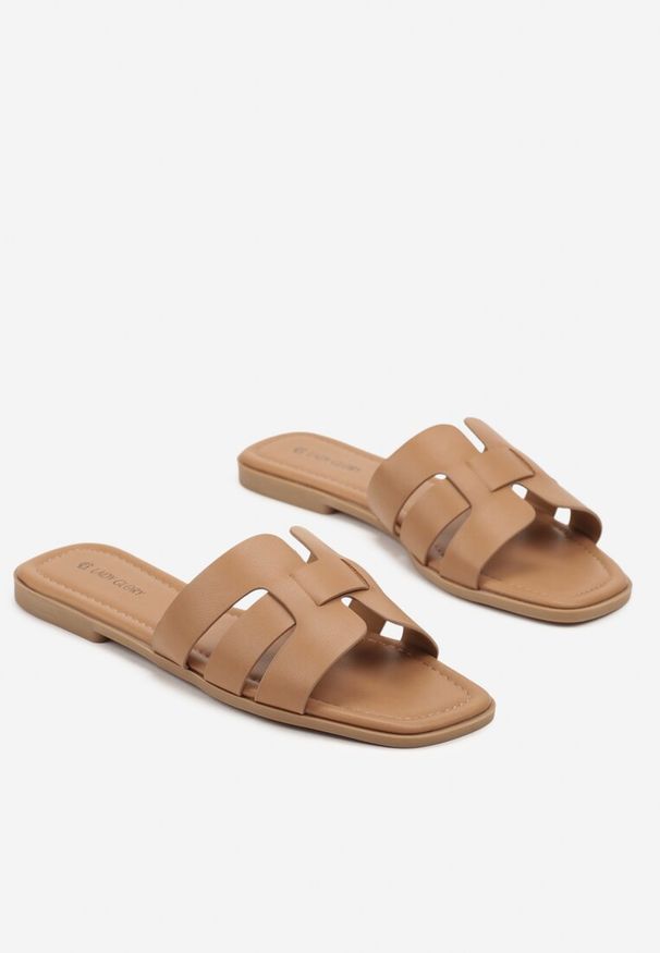 Born2be - Brązowe Klapki Ozdobione Paskami Foliera. Okazja: na co dzień, na imprezę, na spacer. Kolor: brązowy. Materiał: jeans. Wzór: aplikacja. Sezon: lato. Obcas: na obcasie. Styl: boho, elegancki, casual. Wysokość obcasa: niski