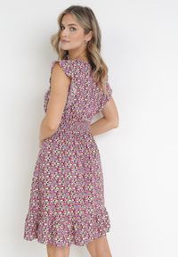 Born2be - Fioletowa Sukienka Mini z Wiskozy z Gumką w Talii i Falbankami Matthes. Typ kołnierza: kołnierz z falbankami. Kolor: fioletowy. Materiał: wiskoza. Długość rękawa: bez rękawów. Typ sukienki: kopertowe. Długość: mini #2