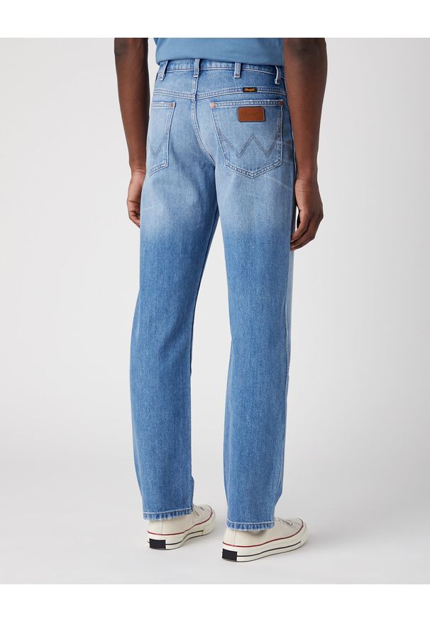 Wrangler - WRANGLER TEXAS MĘSKIE SPODNIE JEANSOWE WAVE LENGTH W121EI521