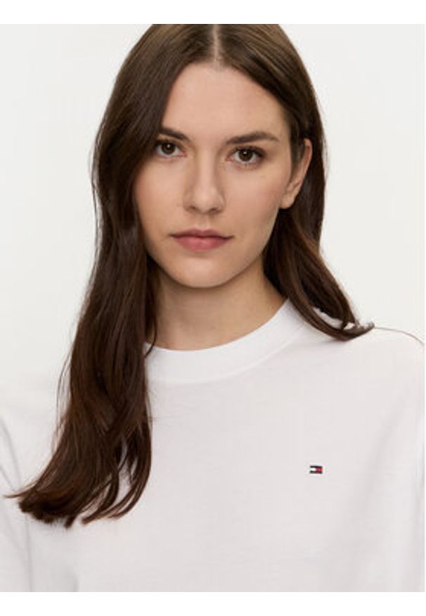 TOMMY HILFIGER - Tommy Hilfiger T-Shirt Modern Flag WW0WW43597 Biały Relaxed Fit. Kolor: biały. Materiał: bawełna
