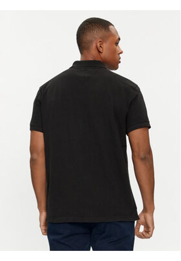 Tommy Jeans Polo Badge DM0DM18314 Czarny Regular Fit. Typ kołnierza: polo. Kolor: czarny. Materiał: bawełna