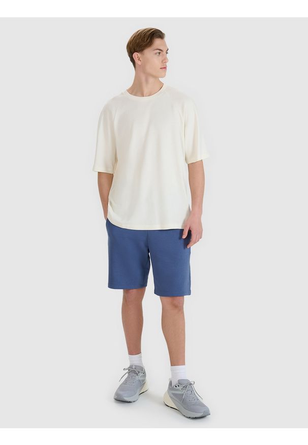 4f - 4F T-shirt oversize z modalem męski - biała S. Okazja: na co dzień. Kolor: biały. Materiał: dzianina, materiał, bawełna. Długość rękawa: krótki rękaw. Długość: krótkie. Styl: klasyczny, sportowy, casual