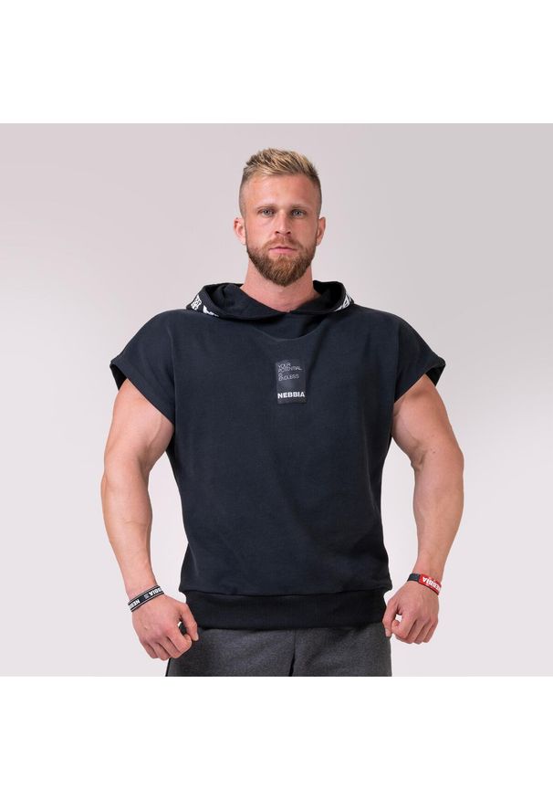 NEBBIA - Koszulka fitness męska Nebbia Reg Top Hoodie czarna. Kolor: czarny. Sport: fitness