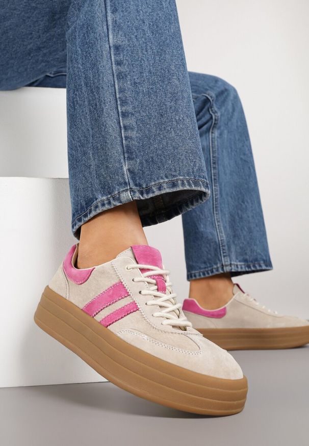 Born2be - Beżowo-Fuksjowe Zamszowe Sneakersy na Grubej Podeszwie z Paskami i Skórzaną Wkładką Felenne. Okazja: na co dzień. Zapięcie: pasek. Kolor: beżowy. Materiał: zamsz, skóra. Wzór: paski