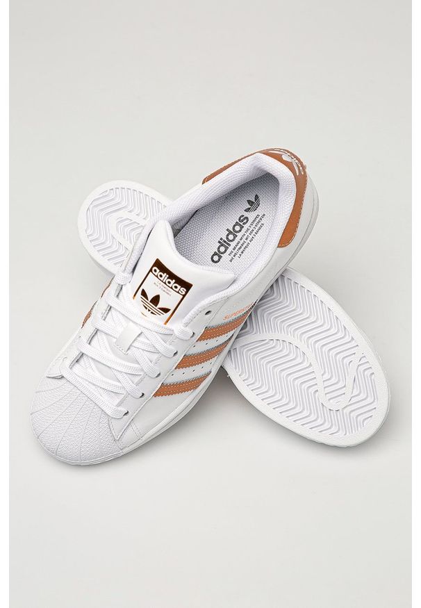 adidas Originals - Buty skórzane Superstar. Nosek buta: okrągły. Zapięcie: sznurówki. Kolor: biały. Materiał: skóra. Model: Adidas Superstar