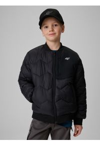 4f - 4F Kurtka z wypełnieniem syntetycznym chłopięca - czarna 146 (10-11 lat). Okazja: na co dzień, na uczelnię. Kolor: czarny. Materiał: syntetyk. Sezon: lato. Styl: casual, sportowy #1
