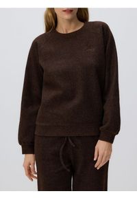 Reserved - Dzianinowa bluza z haftem - ciemnobrązowy. Kolor: brązowy. Materiał: dzianina. Wzór: haft #1