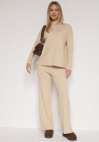 Born2be - Beżowy Sweterkowy Komplet Sweter z Półgolfem i Szerokie Spodnie Alatusa. Kolor: beżowy. Materiał: jeans #1