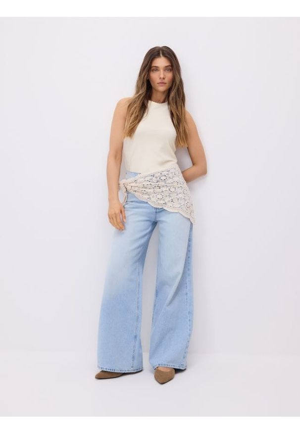 Reserved - Jeansy wide leg z chustą - niebieski. Kolor: niebieski
