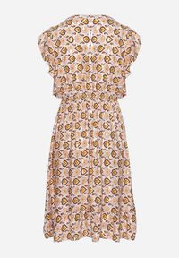 Born2be - Brązowo-Beżowa Sukienka Mini z Wiskozy w Mozaikowy Wzór z Gumką w Pasie Lariaa. Kolor: brązowy. Materiał: wiskoza. Sezon: lato. Długość: mini #6