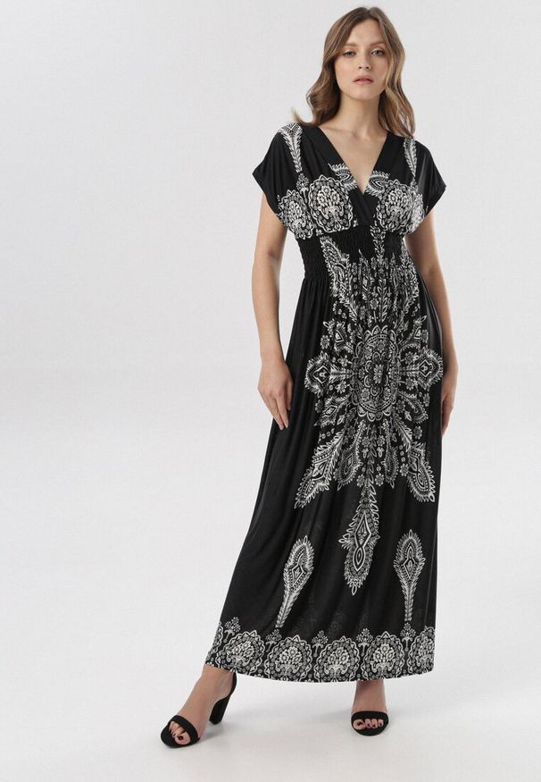 Born2be - Czarna Sukienka Khryseis. Typ kołnierza: dekolt gorset. Kolor: czarny. Materiał: materiał. Wzór: kwiaty. Typ sukienki: gorsetowe. Długość: mini