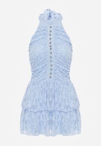 Renee - Niebieska Sukienka Halter z Koronki Zdobiona Metalicznymi Guziczkami Corrarea. Typ kołnierza: dekolt halter. Kolor: niebieski. Materiał: koronka. Wzór: aplikacja, koronka #3