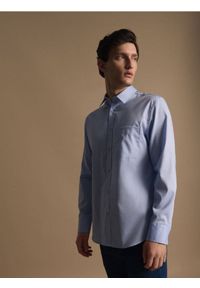 Reserved - Bawełniana koszula slim fit - jasnoniebieski. Kolor: niebieski. Materiał: bawełna #1