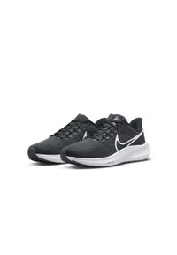 Buty do biegania damskie Nike Air Zoom Pegasus 39. Zapięcie: sznurówki. Kolor: biały, wielokolorowy, czarny. Materiał: guma, materiał, tkanina, syntetyk. Szerokość cholewki: normalna. Model: Nike Zoom