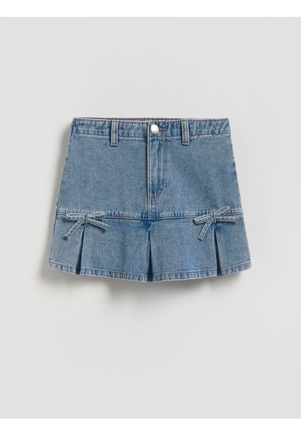 Reserved - Jeansowe szorty imitujące spódnicę - niebieski. Kolor: niebieski. Materiał: jeans