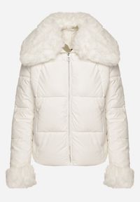 Born2be - Biała Pikowana Kurtka z Szerokim Kołnierzem z Futerkiem Galerra. Okazja: na spacer, na co dzień. Kolor: biały. Materiał: futro. Sezon: zima. Styl: casual, elegancki #4