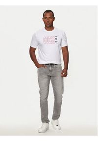 Guess Jeans T-Shirt M4YI56 K8HM0 Biały Slim Fit. Kolor: biały. Materiał: bawełna