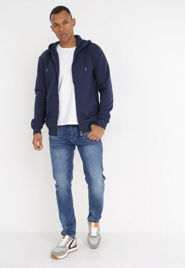 Born2be - Granatowa Bluza Klymaera. Okazja: na co dzień. Typ kołnierza: kaptur. Kolor: niebieski. Materiał: polar, materiał, jeans. Długość rękawa: długi rękaw. Długość: długie. Styl: casual