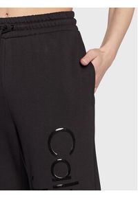 Calvin Klein Jeans Spodnie dresowe J20J220264 Czarny Regular Fit. Kolor: czarny. Materiał: dresówka, syntetyk #5