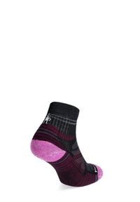 Skarpety Smartwool Performance Hike Light Cushion Ankle Women. Kolor: fioletowy, wielokolorowy, czarny, czerwony. Materiał: wełna. Sport: turystyka piesza
