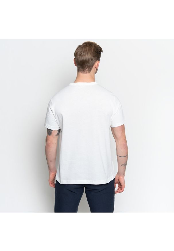 Koszulka Champion Script Logo Crew Neck (210972-WW001). Kolor: biały. Materiał: materiał