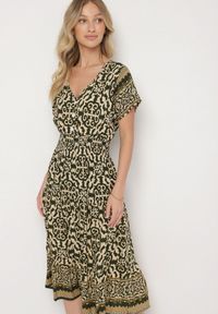 Born2be - Zielono-Beżowa Bawełniana Sukienka z Guzikami i Ornamentnym Wzorem Zisselle. Kolor: zielony. Materiał: bawełna #1