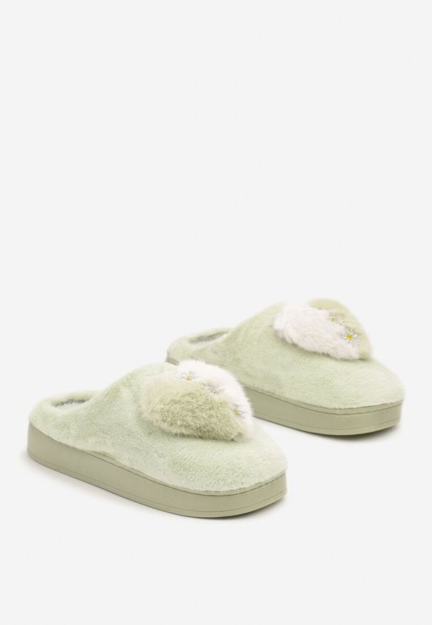 Born2be - Zielone Kapcie na Grubej Podeszwie z Serduszkiem i Cyrkoniami Laoreina. Okazja: do domu. Kolor: zielony. Materiał: jedwab. Wzór: aplikacja. Styl: elegancki