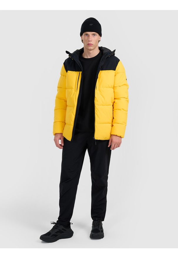 4f - 4F Kurtka puchowa z wypełnieniem syntetycznym męska - żółta M. Okazja: na co dzień. Typ kołnierza: kaptur. Kolor: żółty. Materiał: puch, syntetyk. Styl: casual