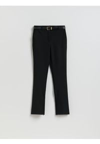 Reserved - Spodnie z paskiem - czarny. Kolor: czarny. Materiał: tkanina, wiskoza #1