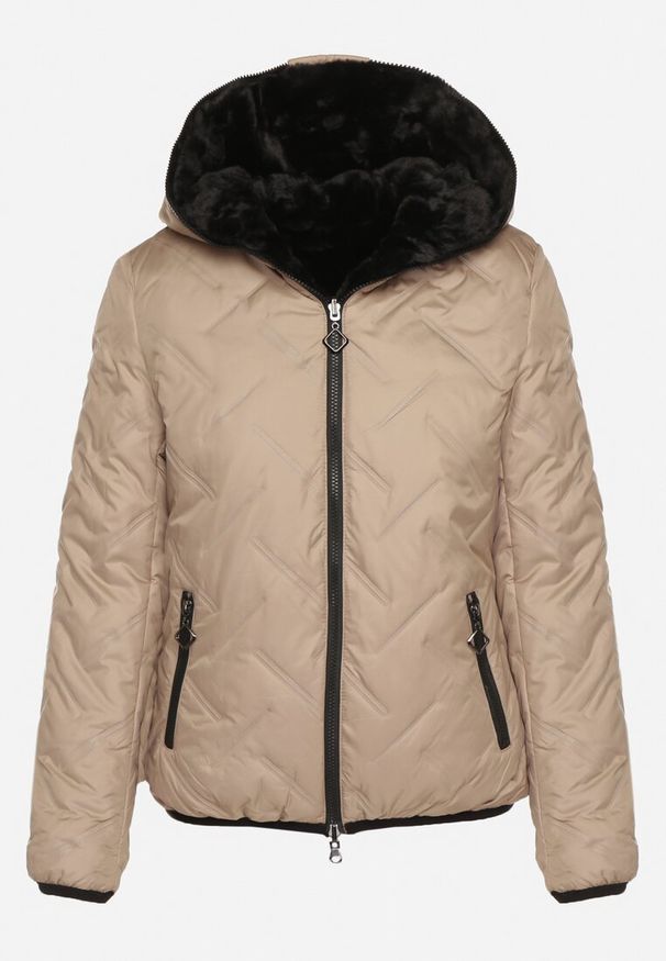 Born2be - Beżowa Pikowana Kurtka z Kapturem o Dwustronnym Kroju Tahalia. Okazja: na spacer. Typ kołnierza: kaptur. Kolor: beżowy. Materiał: dzianina, poliester, wełna, jeans, futro