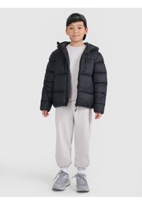 4f - 4F Kurtka puchowa z wypełnieniem syntetycznym chłopięca - czarna 134 (8-9 lat). Okazja: na co dzień. Typ kołnierza: kaptur. Kolor: czarny. Materiał: syntetyk, puch. Sezon: lato. Styl: casual, klasyczny, sportowy #2