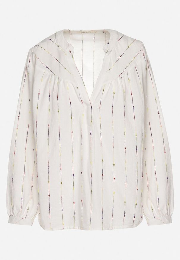 Born2be - Biała Bluzka Koszulowa z Bawełny z Dekoltem w Serek i Haftem Palanenna. Okazja: na co dzień. Typ kołnierza: dekolt w serek. Kolor: biały. Materiał: bawełna. Długość rękawa: długi rękaw. Długość: długie. Wzór: haft. Styl: casual, elegancki, klasyczny