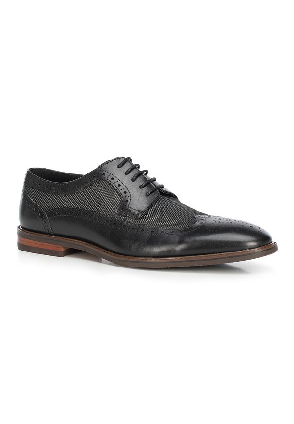 Wittchen - Męskie brogsy skórzane. Okazja: na co dzień. Nosek buta: otwarty. Kolor: czarny. Materiał: skóra. Wzór: ażurowy. Styl: casual, elegancki