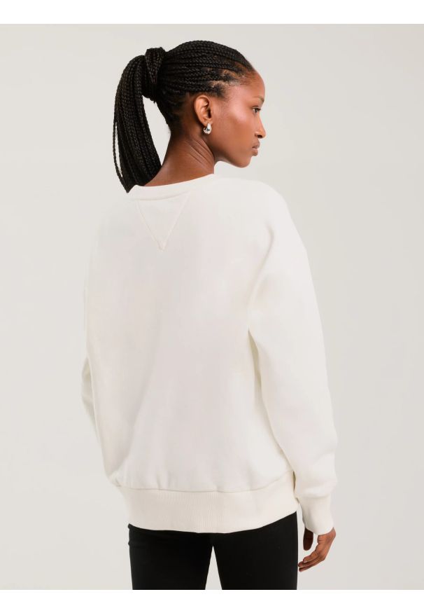 Big-Star - Bluza damska z aplikacją biała Oneidea 100. Kolor: biały. Materiał: dzianina, dresówka, jeans, bawełna, materiał, denim. Wzór: aplikacja