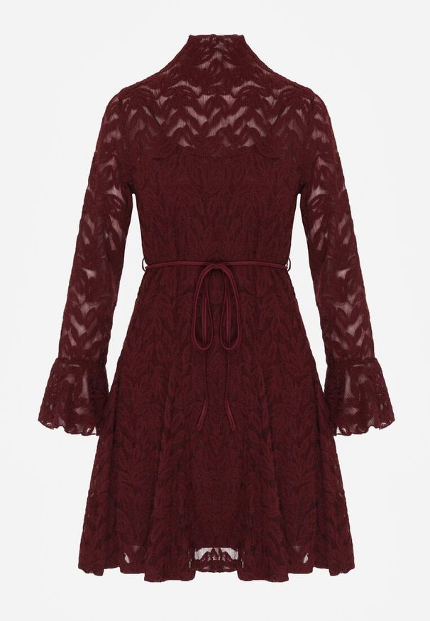 Born2be - Bordowa Koronkowa Sukienka z Wiązaniem Półgolfem i Falbankami Alnefera. Okazja: na co dzień. Typ kołnierza: kołnierz z falbankami. Kolor: czerwony. Materiał: koronka. Długość rękawa: na ramiączkach. Styl: casual, klasyczny