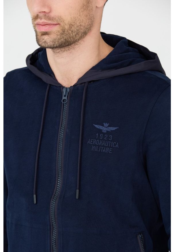 Aeronautica Militare - AERONAUTICA MILITARE Granatowa bluza z kapturem. Typ kołnierza: kaptur. Kolor: niebieski