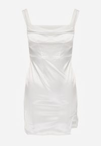 Born2be - Biała Dopasowana Sukienka Mini z Suwakiem i Rozcięciem na Nodze Emjah. Kolor: biały. Długość: mini #4