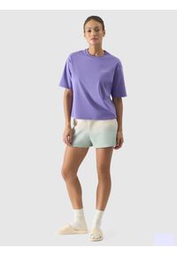4f - T-shirt oversize z nadrukiem damski - fioletowy. Okazja: na co dzień. Kolor: fioletowy. Materiał: bawełna, dzianina, skóra, jersey. Wzór: nadruk. Styl: casual, klasyczny, sportowy