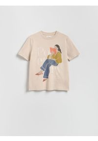 Reserved - T-shirt z nadrukiem - beżowy. Kolor: beżowy. Materiał: dzianina, bawełna. Wzór: nadruk